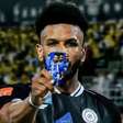 Jogador exibe caneleira de rival e será dispensado na Arábia Saudita