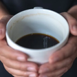 Por que café solta o intestino?
