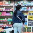 Inflação fica em 0,67% em abril com alta nos preços de alimentos e remédios