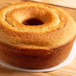 Receita de bolo simples caseiro perfeito para acompanhar o café