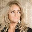 Bonnie Tyler enfrenta recuperação delicada e segue em hospital
