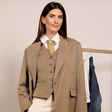 De gravata a jeans com jeans: Isabella Fiorentino compõe 5 looks para destravar sua semana