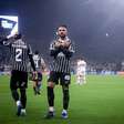 Matheuzinho destaca felicidade por desempenho de companheiro na lateral direita