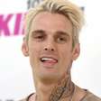 Família de Aaron Carter chega a acordo com clínica psiquiátrica sobre prescrições de Xanax