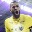 Após mais uma noite heroica, Everson afirma: "O torcedor do Atlético confia no goleiro"