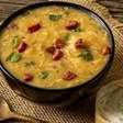 Para aquecer sua noite: caldo de mandioca com frango desfiado