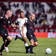 Santos brilha, e Athletico elimina Atlético-GO nos pênaltis na Copa do Brasil