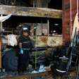 Batida entre ônibus e trem deixa oito mortos na Tailândia