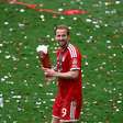 Kane marca três gols e o campeão Bayern goleia o Colônia por 5 a 1 no final da temporada