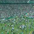 Com gol no último lance, Celtic conquista o Campeonato Escocês, e torcida invade gramado