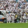Luan Peres, do Santos, deixa gramado de ambulância após levar bolada
