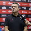Atlético-GO provoca Seleção Brasileira e postagem de Adson Batista viraliza