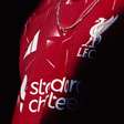 Liverpool lança novo uniforme inspirado em temporada histórica dos anos 80