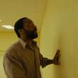 Chiwetel Ejiofor vive homem em colapso psicológico em 'Backrooms: Um Não-Lugar'