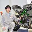 Artesanato japonês em formato ASMR: assim nasce, feita à mão, a Kawasaki Ninja H2, uma das motocicletas mais poderosas do planeta