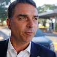 O que Flávio Bolsonaro diz sobre encontro com Vorcaro após primeira prisão do banqueiro do Master