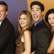 Elenco de Friends estaria irritado com Lisa Kudrow após ela revelar quanto eles ganham por ano com a série
