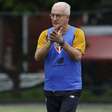 Dorival é ovacionado em retorno ao São Paulo e recebe apoio da torcida no Morumbis