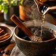 Muita gente está fervendo canela na água do café e o motivo vai além do sabor