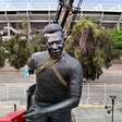 Rei Pelé ganha estátua gigante em frente a estádio no México: "La Canarinha"