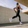 Dá para correr e ganhar glúteos? Veja o que realmente influencia