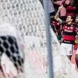 Flamengo joga mal, mas vence cera e mau futebol