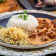 Strogonoff de restaurante: veja o truque que muda tudo