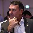 Flávio Bolsonaro irá aos EUA para tentar encontro com Trump