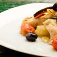Bacalhau ao forno com batata e abobrinha | Receita
