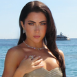 Jade Picon de vestido vintage e Isabeli Fontana com joia de R$ 250 milhões no amfAR Gala Cannes