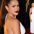 Vestido branco 'clean', rabo de cavalo sleek e bocão escuro: Maisa aposta em contraste marcante para aniversário de 24 anos