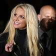 Britney Spears falou com sotaque britânico e ofereceu lasanha aos policiais durante abordagem por suspeita de dirigir embriagada, segundo registros de prisão