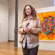O Jardim gráfico de Beatriz Milhazes invade a Pina Estação: Gravuras do acervo da Pinacoteca revelam o diálogo entre arte e técnica ao longo da carreira da artista