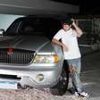 João Augusto exibe carro raro de Gugu dos anos 2000: 'O favorito do meu pai'
