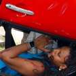 Sheron Menezzes se contorce em gravação de cena de acidente de carro com Lucy Ramos para nova novela das 7 da Globo, 'Por Você'. Fotos!