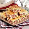 Torta de calabresa com requeijão que fica pronta em pouco tempo; aprenda