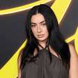Charli XCX lança lado B irreverente 'Playboy Bunny' de 'SS26'