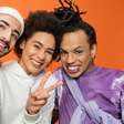 Do símbolo da paz ao pose padrão: a história do gesto de V nas fotos da cultura pop asiática contemporânea