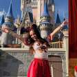 Atração principal? Larissa Manoela conta que 'atrapalhou o fluxo' na Disney
