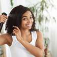 Alerta, cachos: como finalizar o cabelo cacheado em dias frios