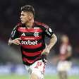Organizada do Flamengo vai até a casa de Carrascal cobrar jogador; veja