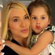 Babá da filha de Virginia chama atenção com aparência: 'Nossa senhora'