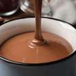 Chocolate quente cremoso: receita fácil para espantar o frio