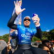 Italo Ferreira vence etapa da Nova Zelândia e assume liderança do ranking da WSL