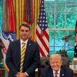 Flávio Bolsonaro se reúne com Trump na Casa Branca
