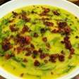 Caldo verde de mandioquinha com linguiça crocante