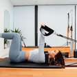 Do tapete ao reformer: todos os tipos de pilates, com e sem aparelhos, e como cada um deles beneficia o seu corpo