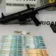 Jovem de 19 anos é preso com submetralhadora 9mm em Caxias do Sul