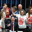 Câmara aprova PEC que prevê fim da escala 6x1