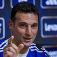 Scaloni admite dúvidas para a convocação da Argentina: "Vamos esperar até o final"